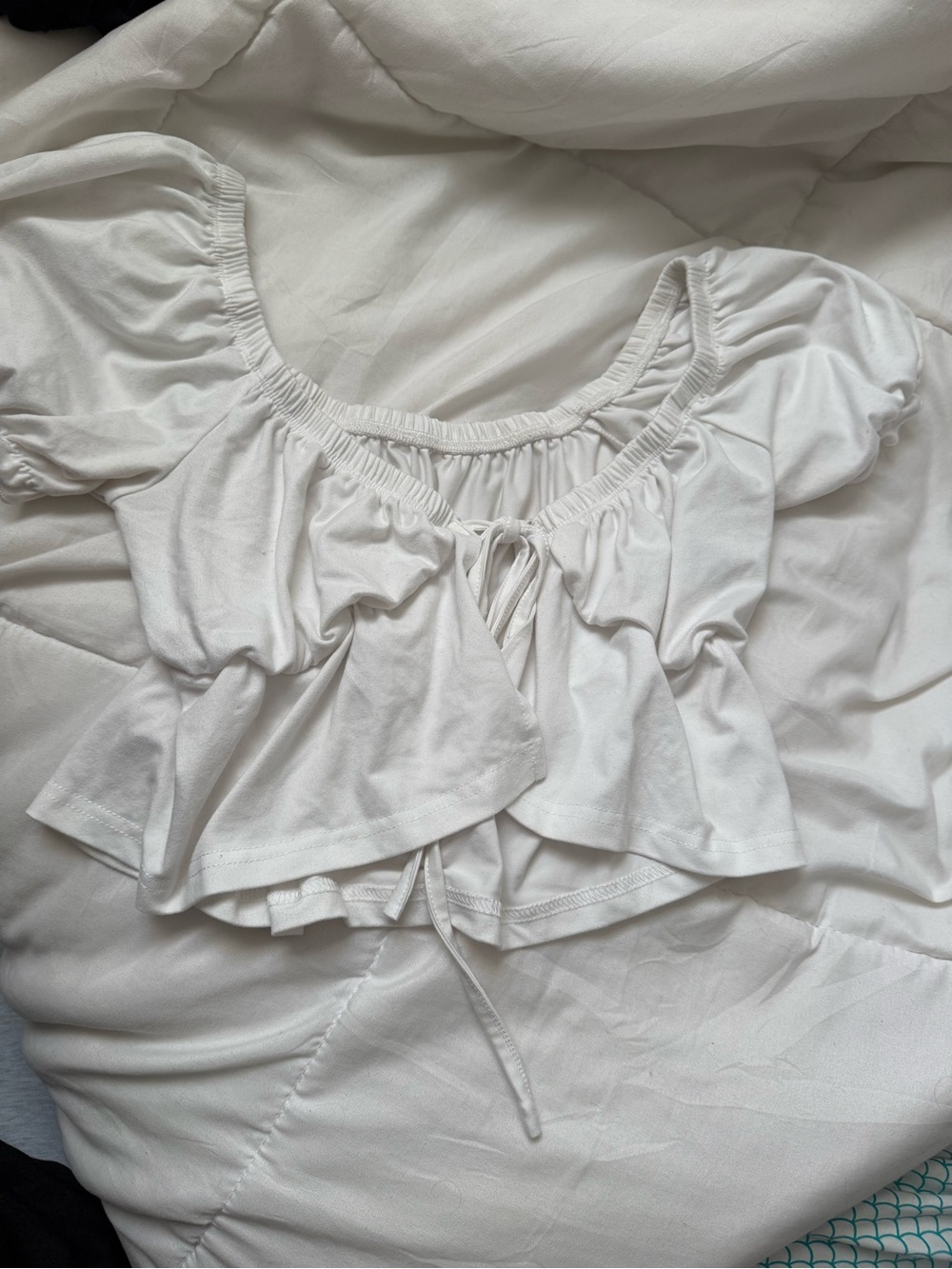 SHEIN White Puff-Sleeve Tie-Front Crop Top